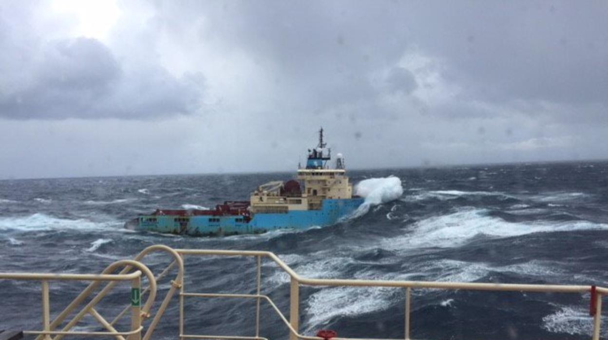 Maersk culmina con éxito la entrega desde Canarias de una plataforma petrolífera en Australia