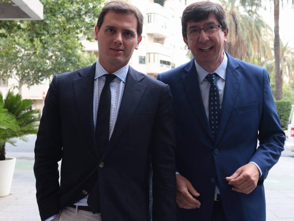 El líder de Ciudadanos, Albert Rivera, y el líder andaluz del partido, Juan Marín, el miércoles pasado en Sevilla