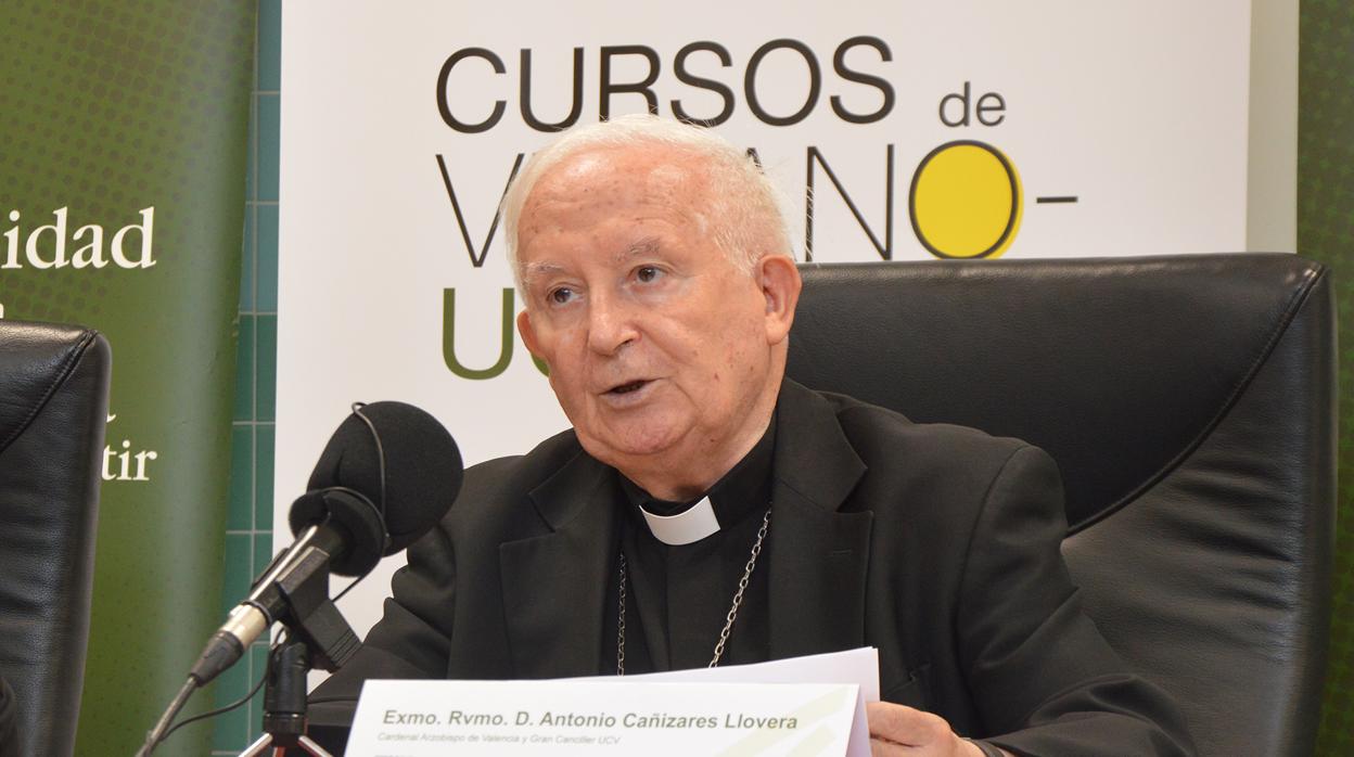 Imagen del cardenal Cañizares tomada este lunes durante su intervención en los cursos de verano de la Universidad Católica de Valencia