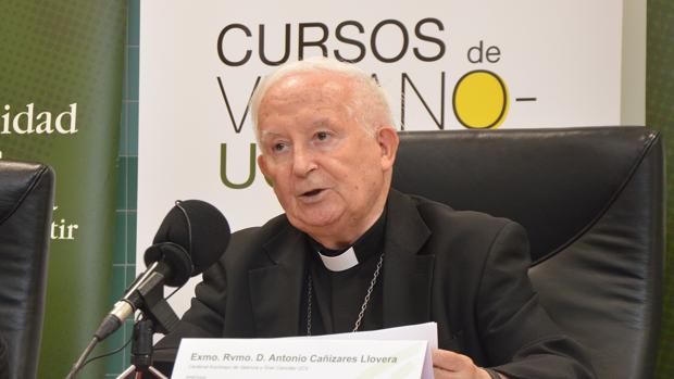 El cardenal Cañizares critica al Gobierno por generar una «emergencia educativa»