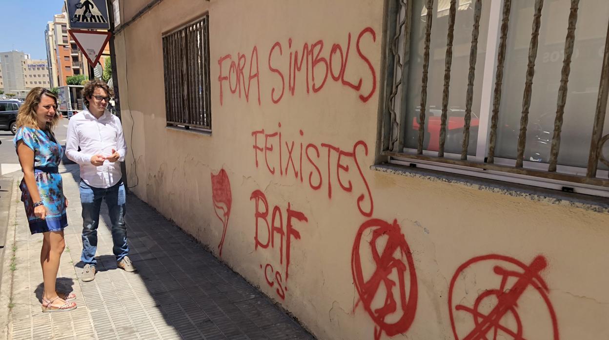 Imagen de las pintadas en la sede del PP de la provincia de Castellón