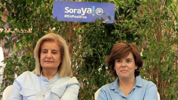 La candidata a la Presidencia del PP, Soraya Sáenz de Santamaría, mantuvo un encuentro con compromisarios del PP de Toledo