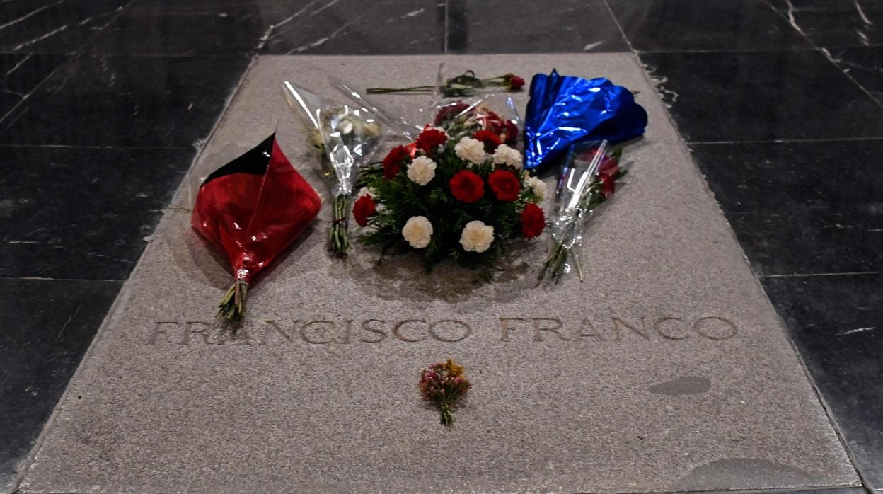 Sepultura de Franco en el Valle de los Caídos