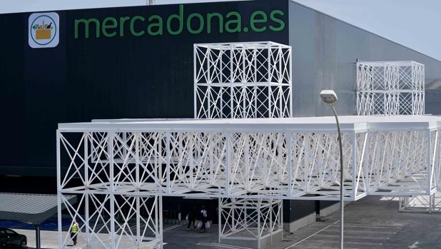 Mercadona busca médicos, abogados y arquitectos con sueldos de hasta 5.700 euros al mes