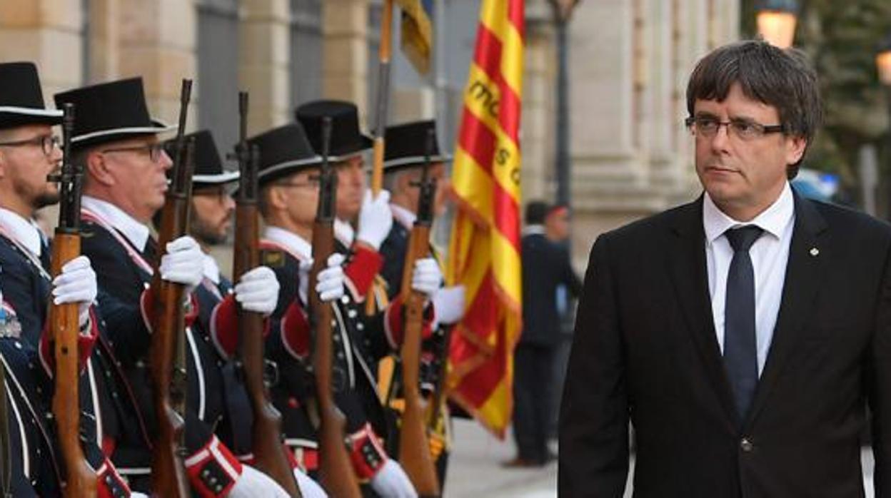 El expresidente pasa lista de los Mossos ante el Parlament