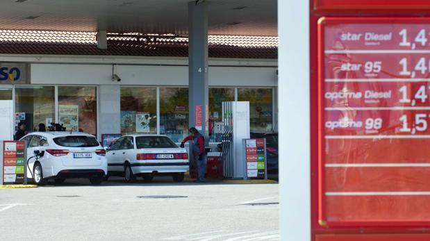 Un matrimonio olvida a su hija en una gasolinera de Burgos