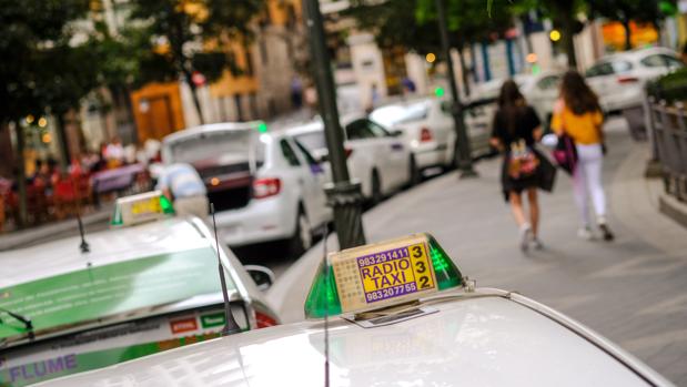 Los taxistas de Castilla y León apoyan a los «compañeros» de Barcelona