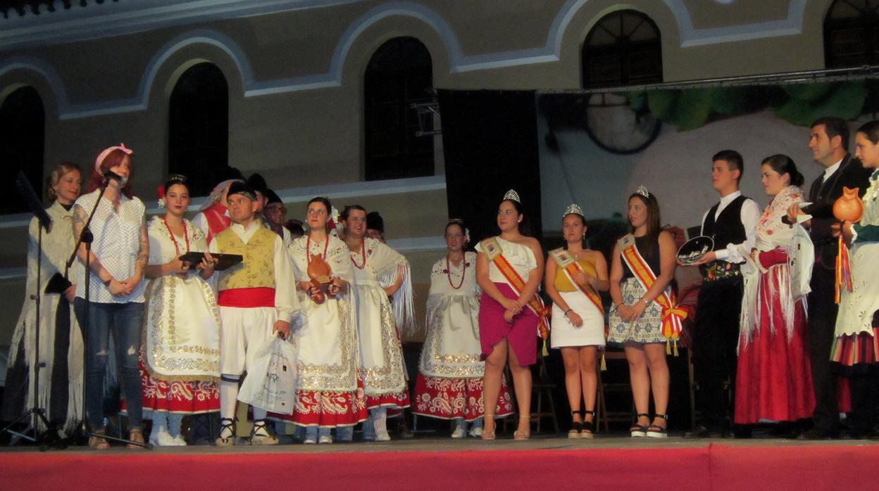 Asociacion Cultural Folklórica Recreativa Manuel de Falla en el Festival de Folklore