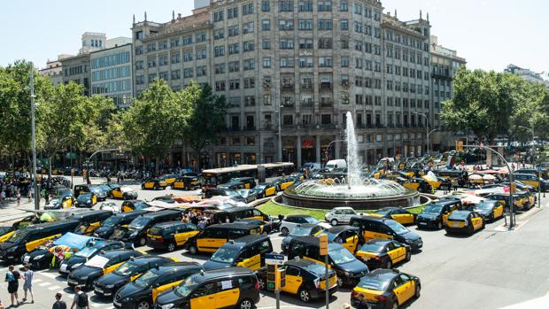 El comercio de Barcelona advierte de caídas de las ventas de hasta el 50% por la huelga de taxis