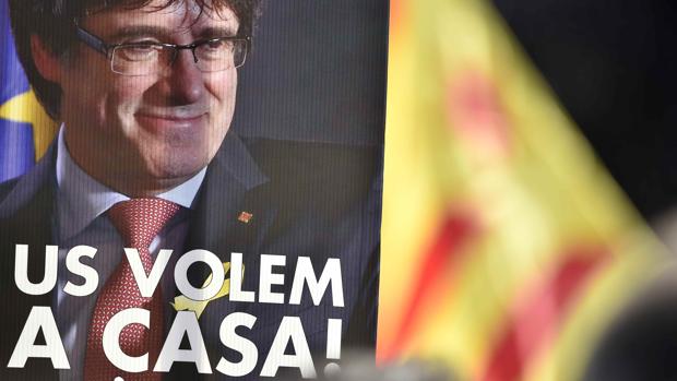 El Supremo avala la suspensión de Puigdemont y cinco diputados