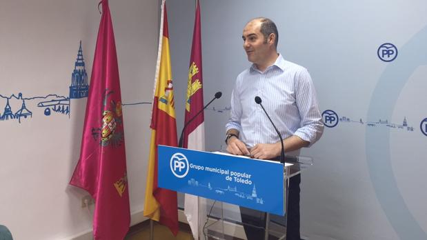 Velasco acusa a Tolón de obtener «beneficios» de los impuestos