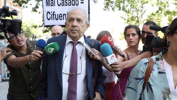 El exdirector del máster de Casado se niega a declarar ante la juez