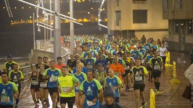 Cruzada en Canarias contra el postureo de running en las playas
