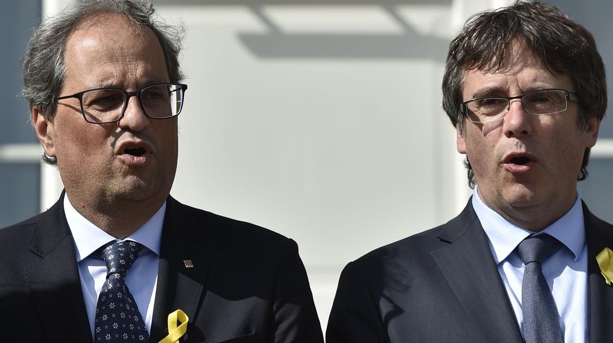 Joaquín Torra, junto a Puigdemont en Waterloo