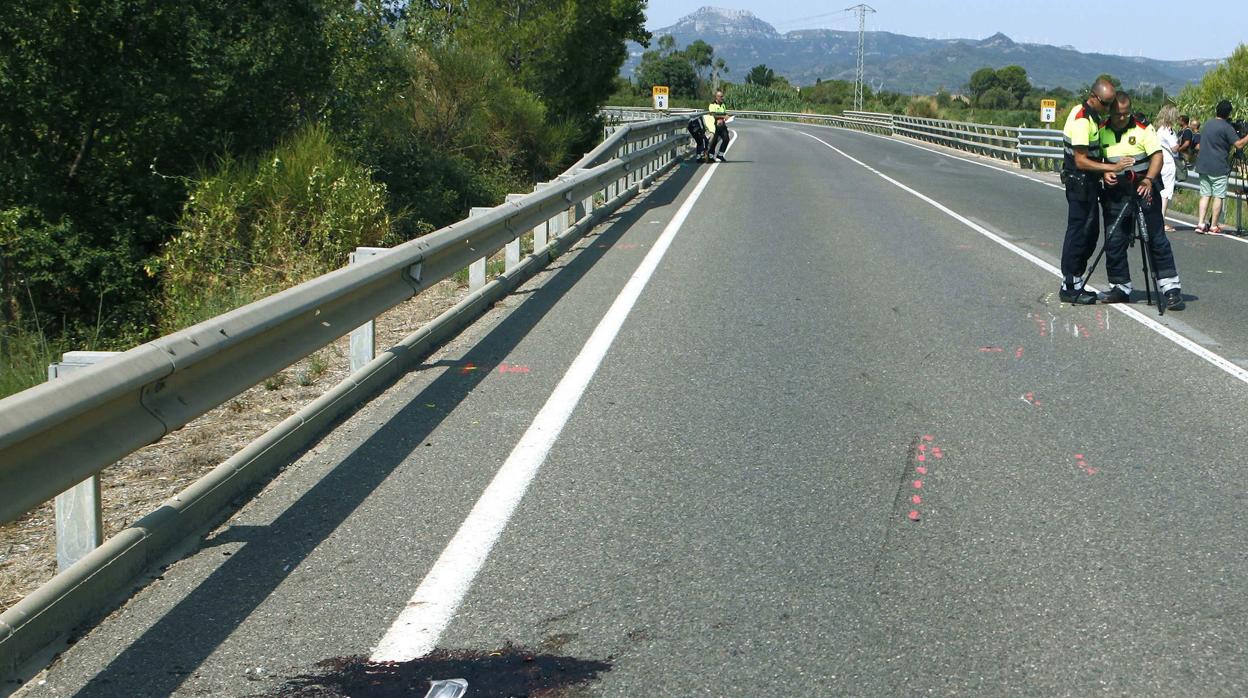 El conductor arrolló a los dos ciclistas en Montbrió