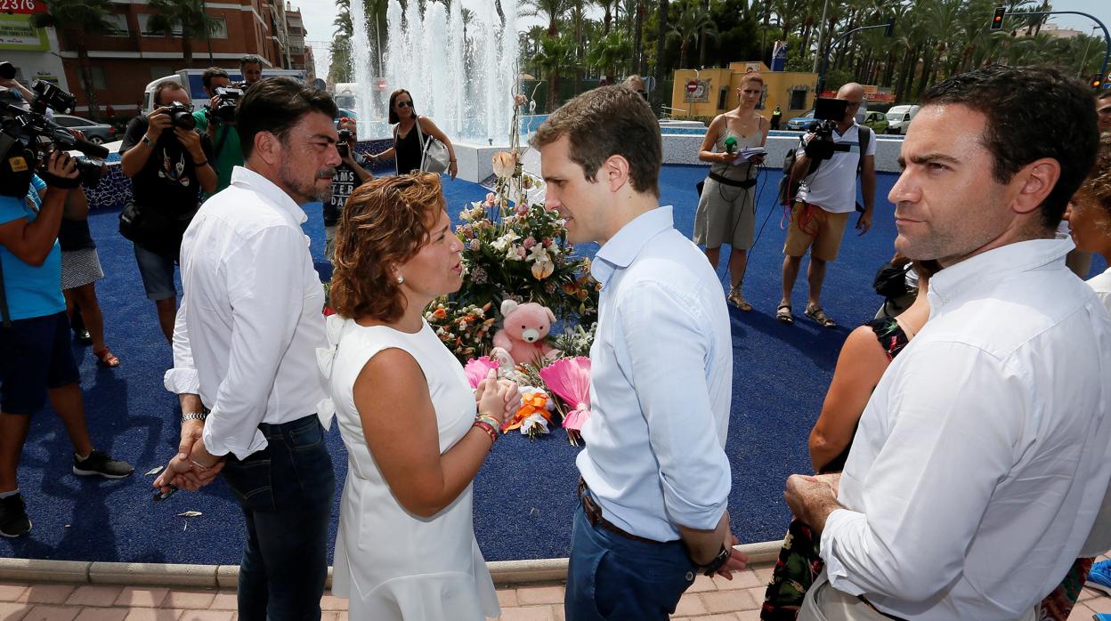 Isabel Bonig y Pablo Casado, este jueves en Santa Pola