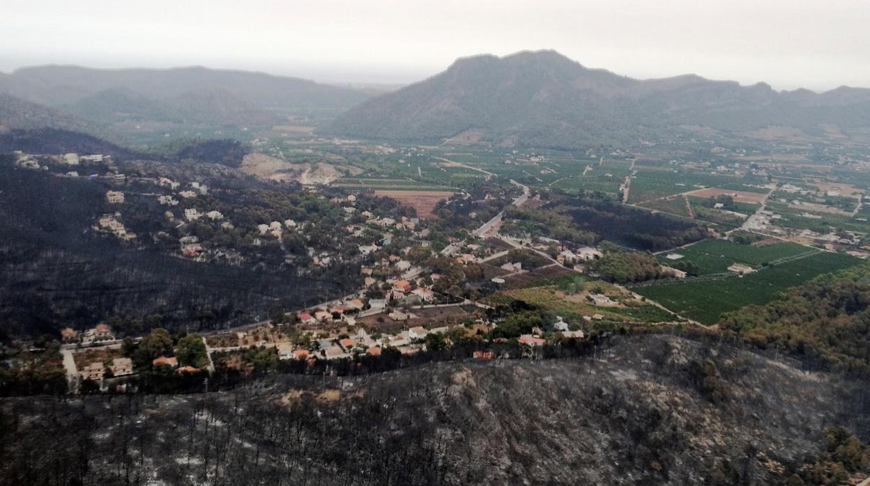 Imagen aérea de la zona afectada por el incendio
