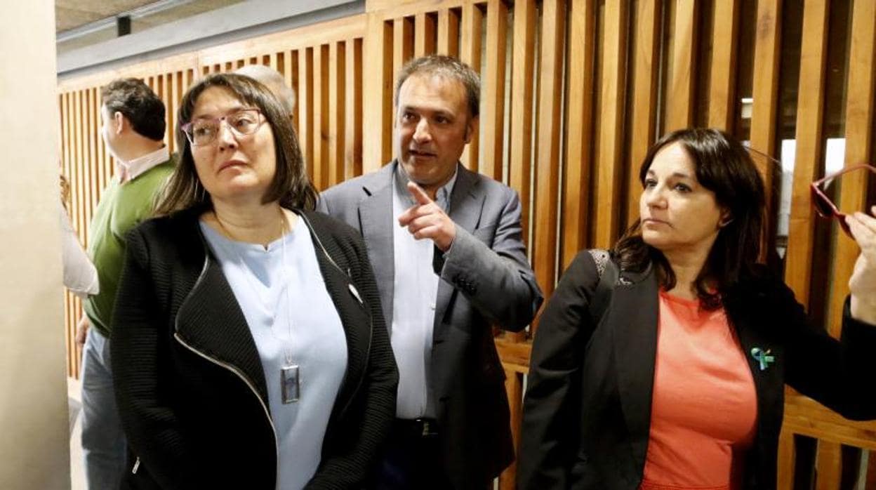 Natxo Bellido, Maria José Espuch y Sonia Tirado, los tres concejales de Compromís