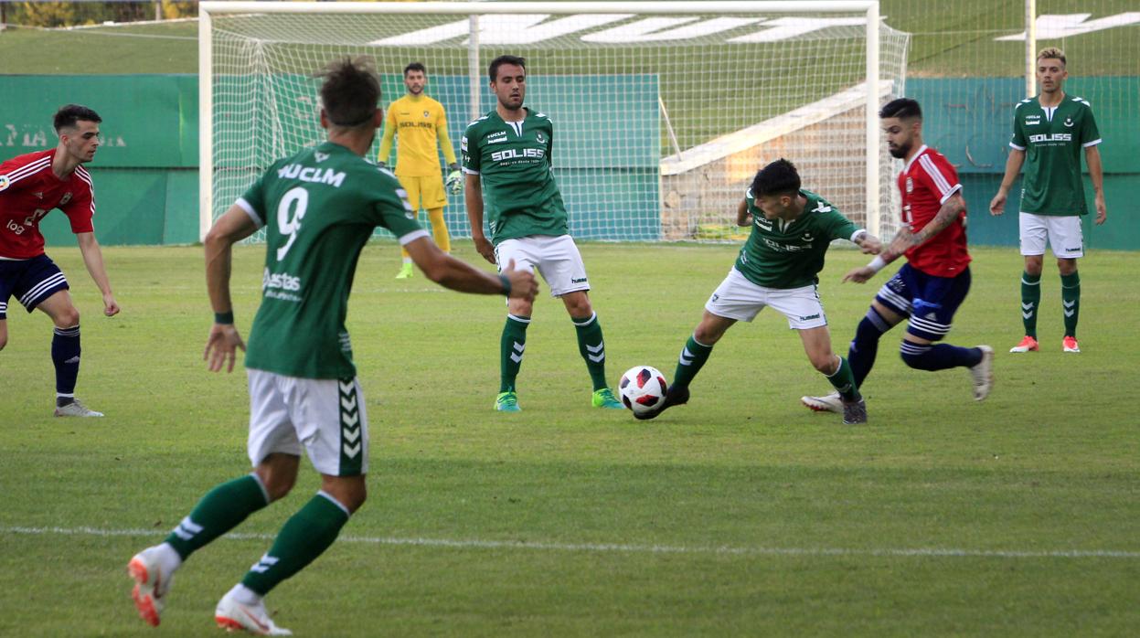 Uno de los momentos del partido amistoso entre el CD Toledo y el Real Ávila