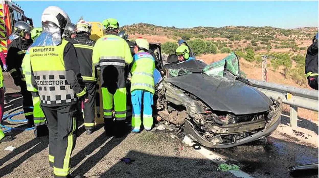 Turismo afectado por el accidente en la M-317, en Valdelaguna