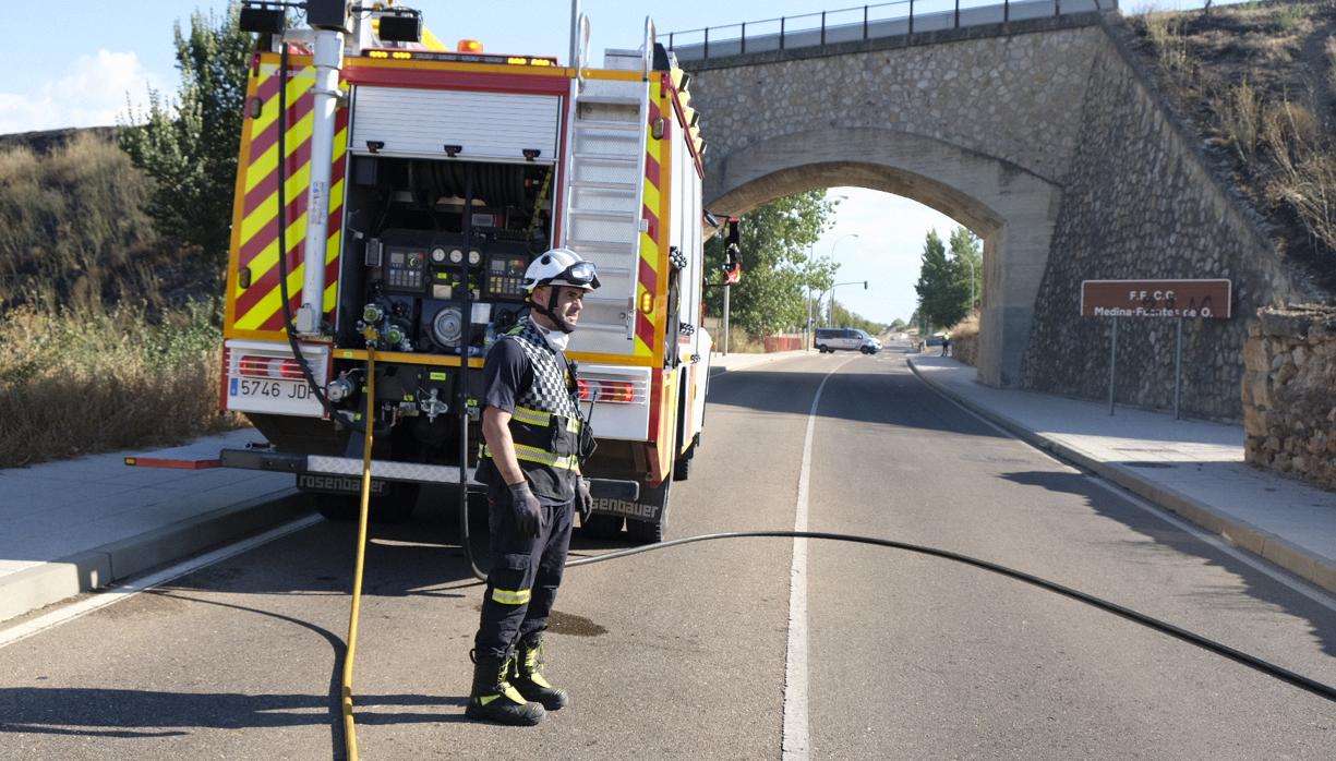 Uno de los bomberos del equipo de la extinción del incendio en Salamanca