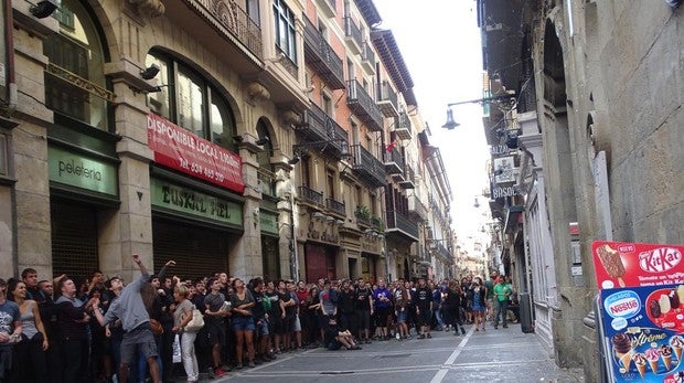 El desalojo de los okupas abertzales provoca un enfrentamiento entre Gobierno de Navarra y Ayuntamiento de Pamplona