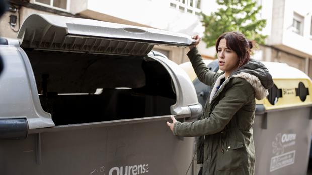 Acusan de intento de asesinato a la madre que tiró a su bebé a la basura en Orense