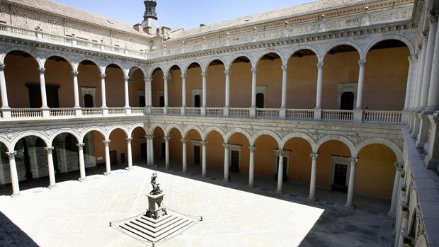 El Foro por la Memoria de Toledo estudia iniciativas sobre golpistas enterrados en el alcázar