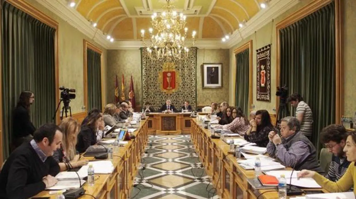 Pleno extraordinario del Ayuntamiento de Cuenca