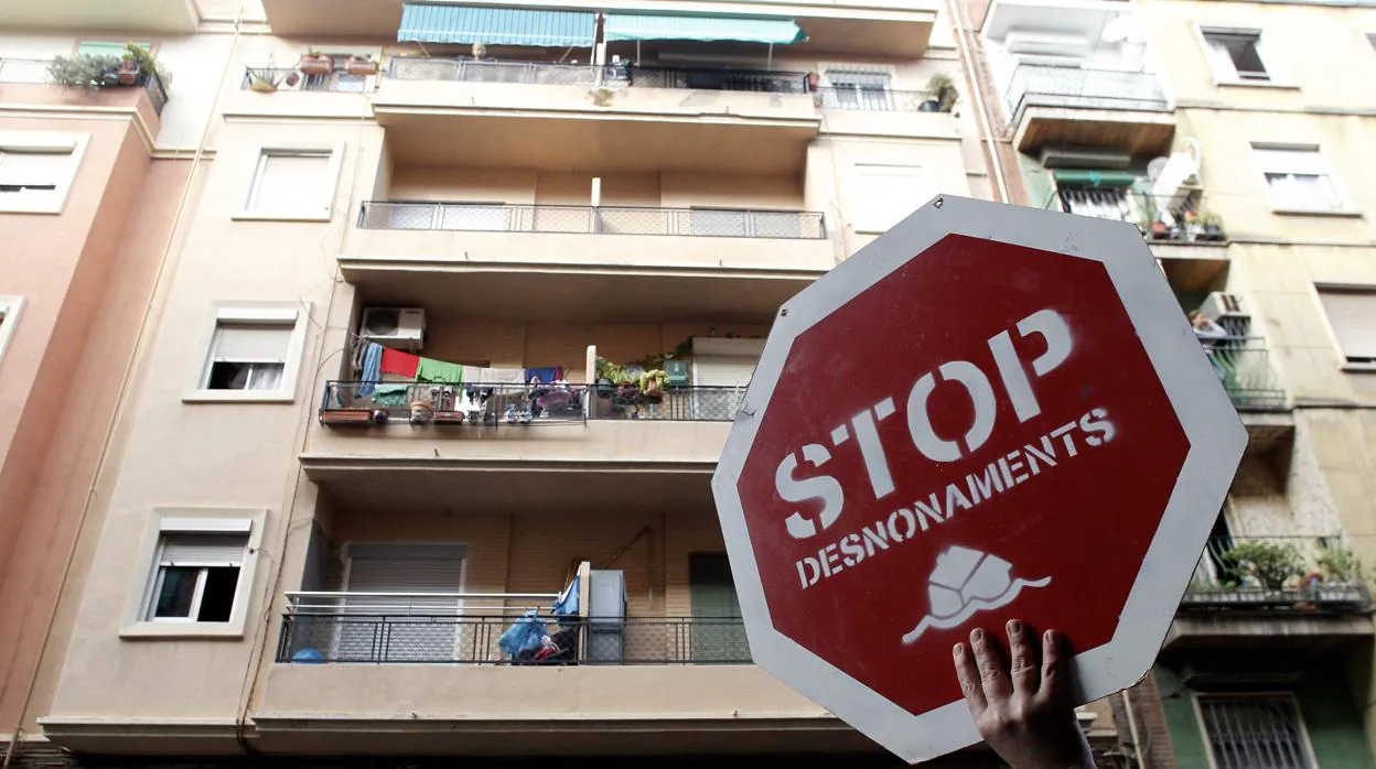 Imagen de archivo de una manifestación contra un desahucio en la Comunidad Valenciana