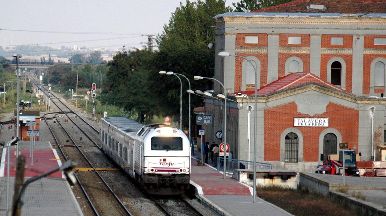 Se trata de una defensa del tren convencional entre Madrid y Extremadura, a su paso por la provincia de Toledo