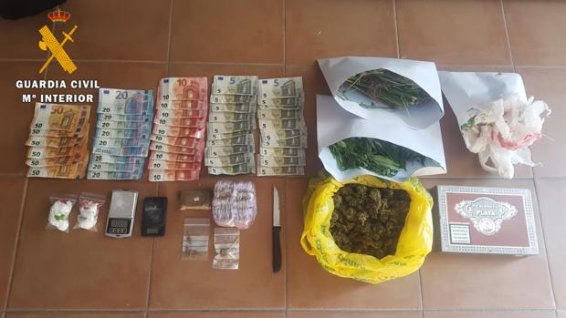 Desmantelado un punto de venta de droga en Santa Cruz del Retamar