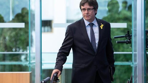 Puigdemont reconoce a Sánchez haber mejorado el clima político, pero le pide una propuesta concreta