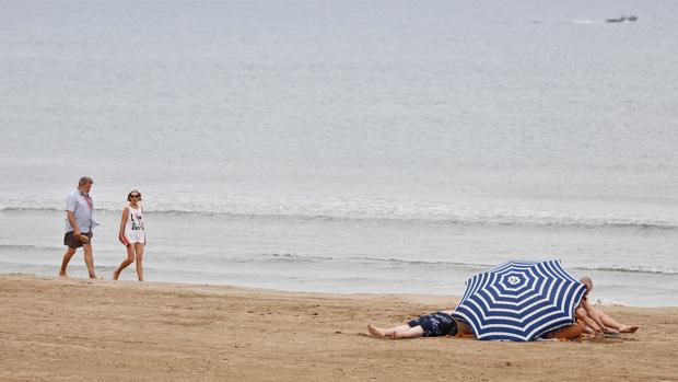 El tiempo en Valencia: posibles chubascos en el interior norte y temperaturas con pocos cambios este lunes