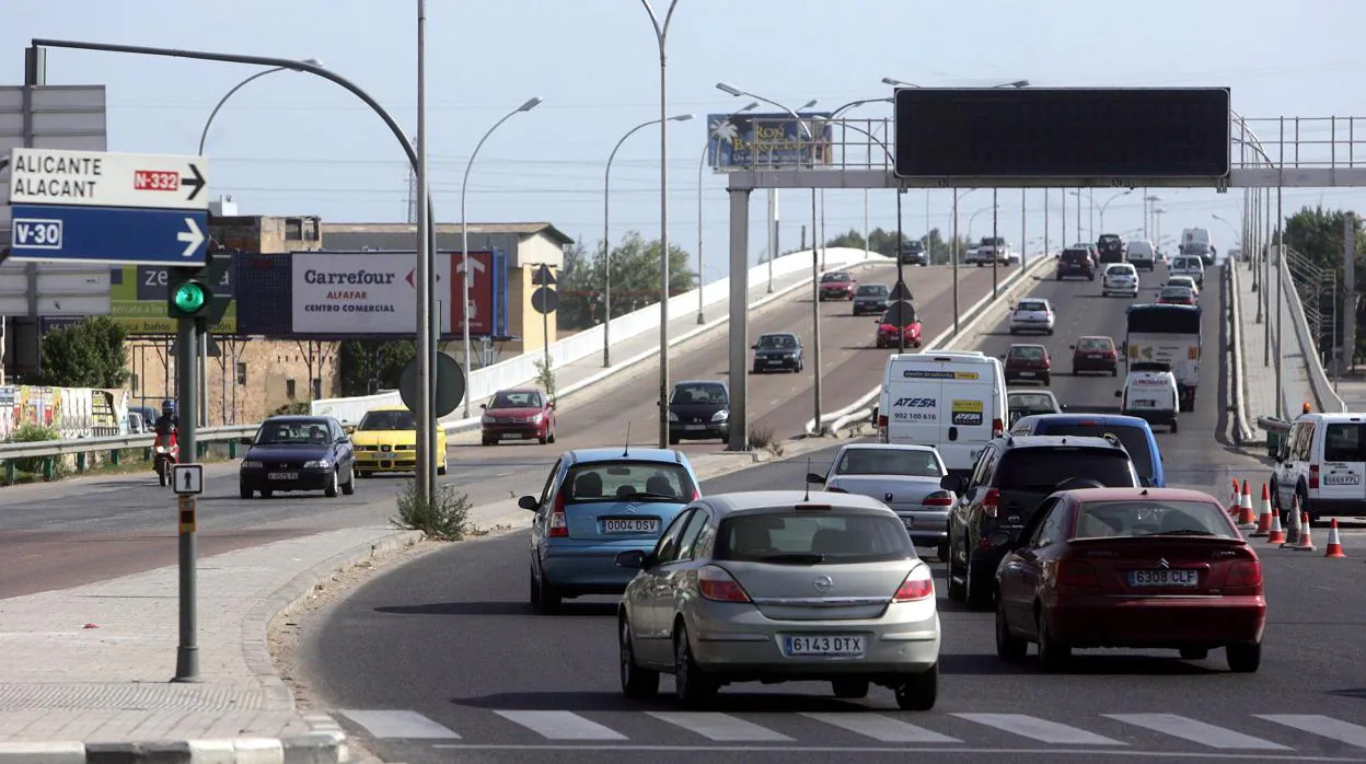 Imagen de archivo de una de las carreteras de Torrevieja dirección Alicante
