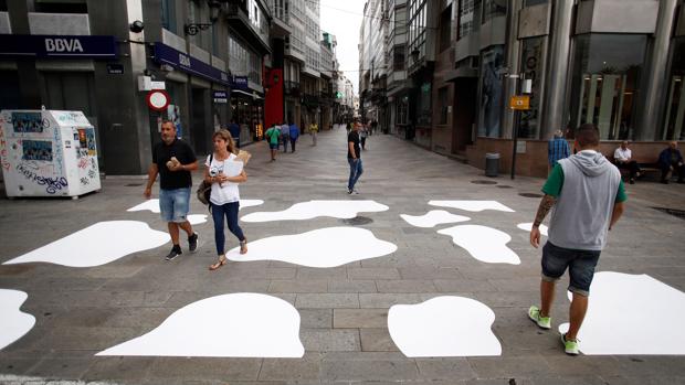 La Coruña cambia los pasos de cebra por «pasos de vaca»