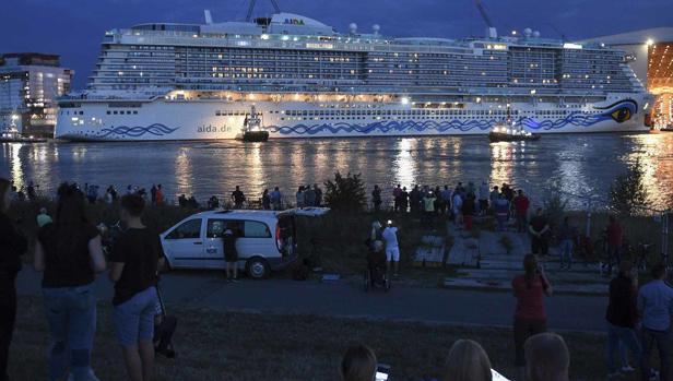 Vídeo: Carnival elige Canarias como destino del primer crucero del mundo impulsado por gas