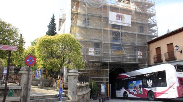 Solo los microbuses de la línea 2 pasarán por la Puerta del Cambrón