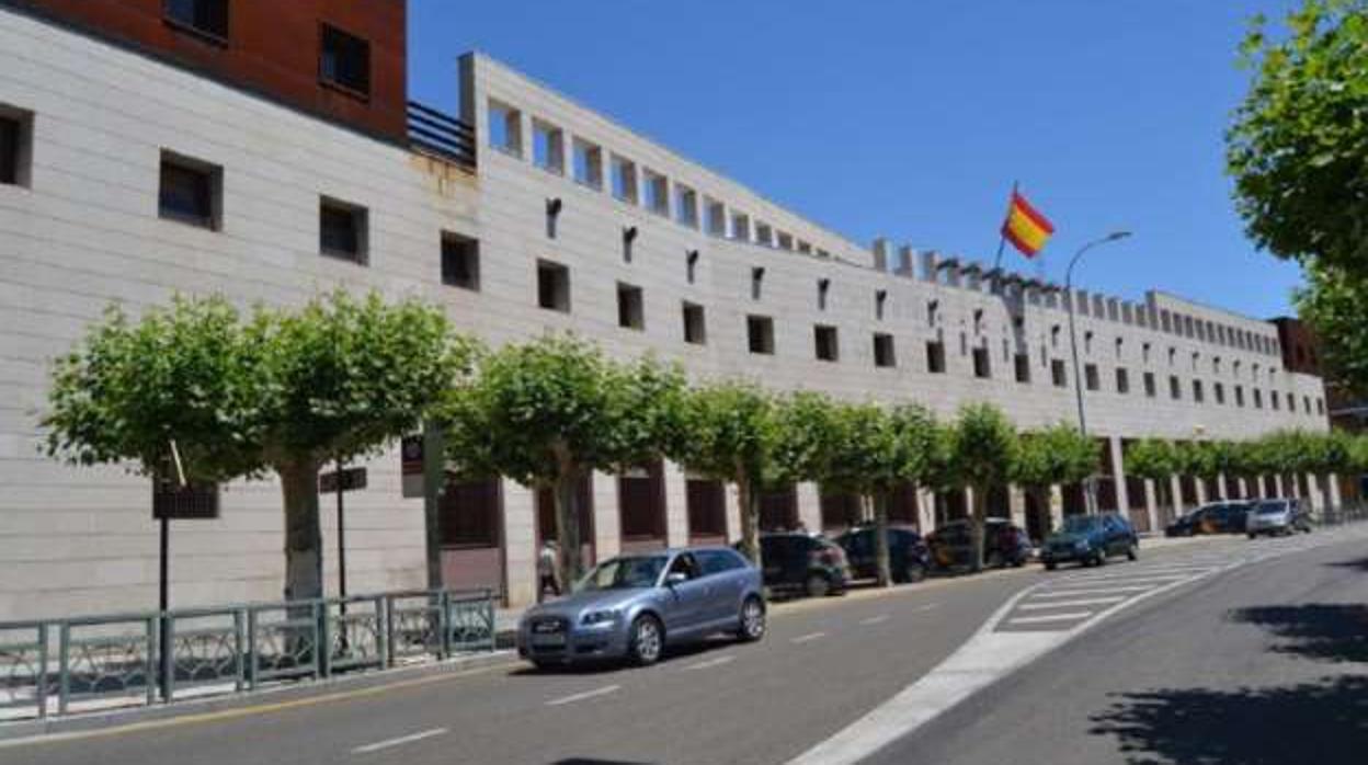 Fachada de la comisaría de Palencia