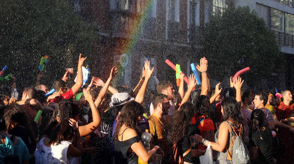 Peñistas antes del pregón de las fiestas de Valladolid