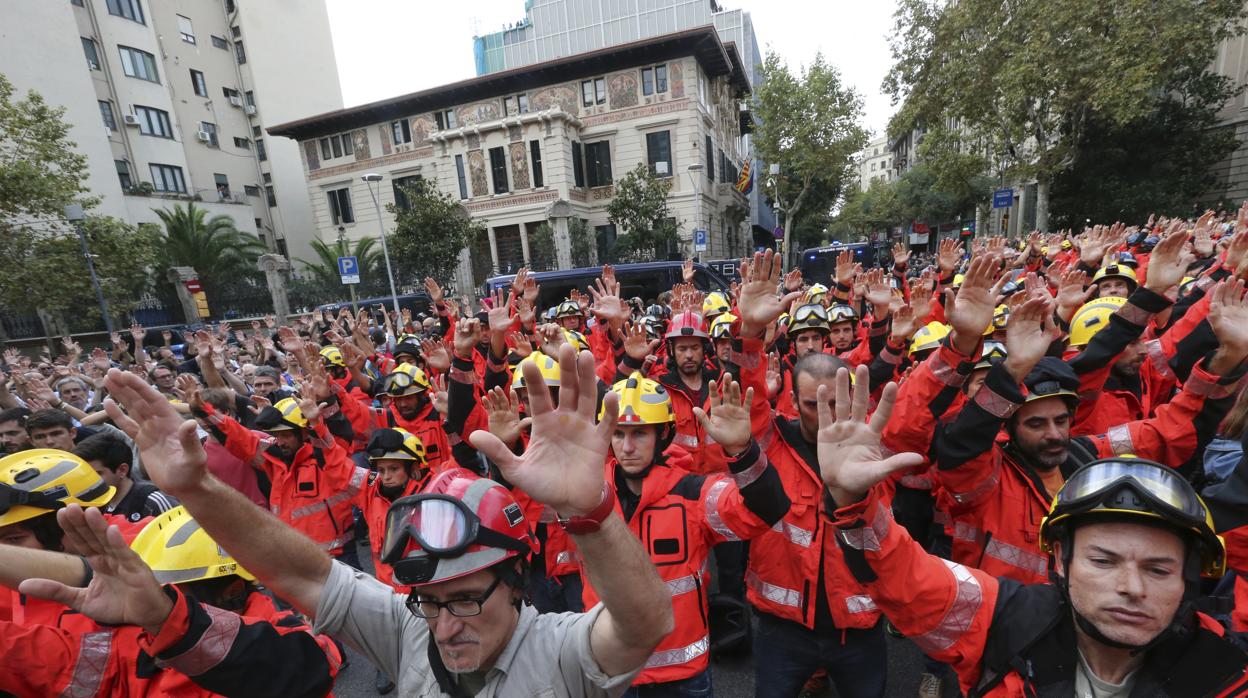 Bomberos en la «huelga general» del año pasado