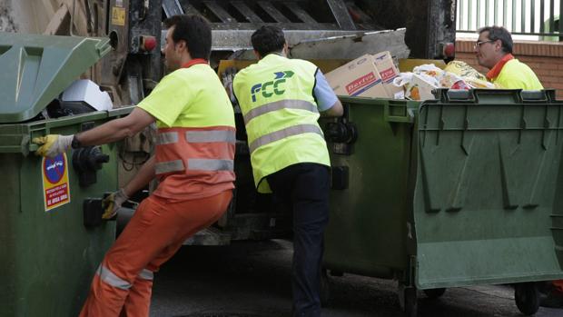 Arranca la campaña para implantar el nuevo sistema de recogida de basuras en Zaragoza