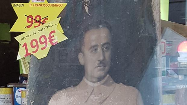 Un comercio de segunda mano duplica el precio de un retrato de Franco tras las amenazas en redes