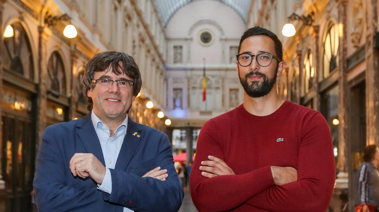 El expresidente catalán Carles Puigdemont y el rapero mallorquín Valtònyc, ayer en Bruselas