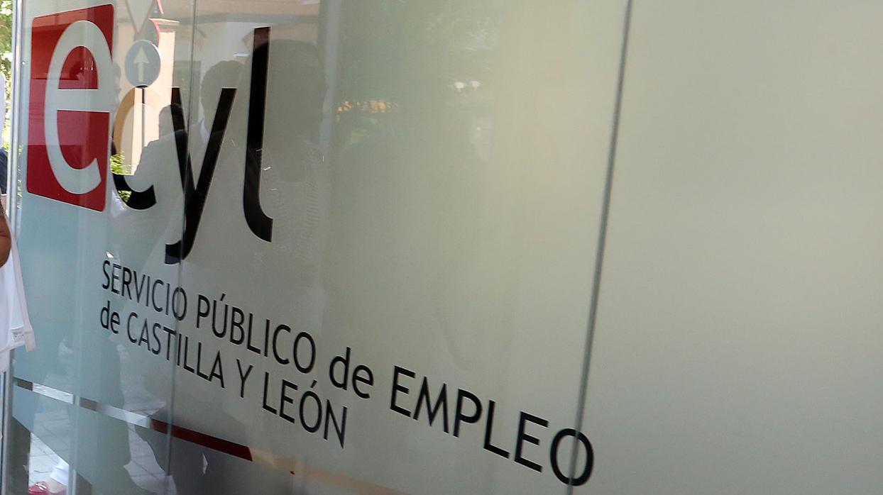 Castilla y León lidera la caída del paro del último año pese al repunte de agosto