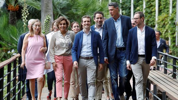 Casado acusa al PSOE de querer «disolver» España y considera que hay ya la base para aplicar el 155