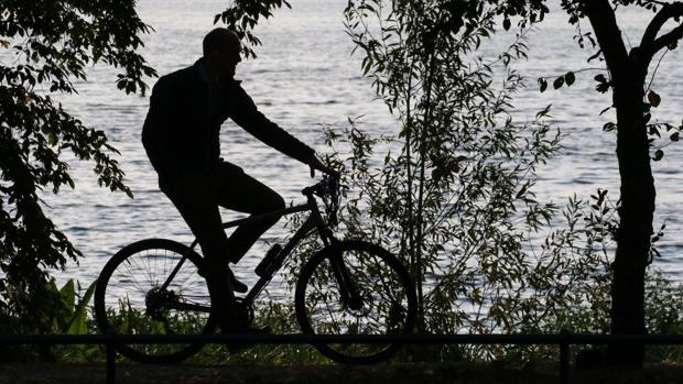 Fallece un hombre de noventa años que se cayó de una bicicleta en Sarreaus