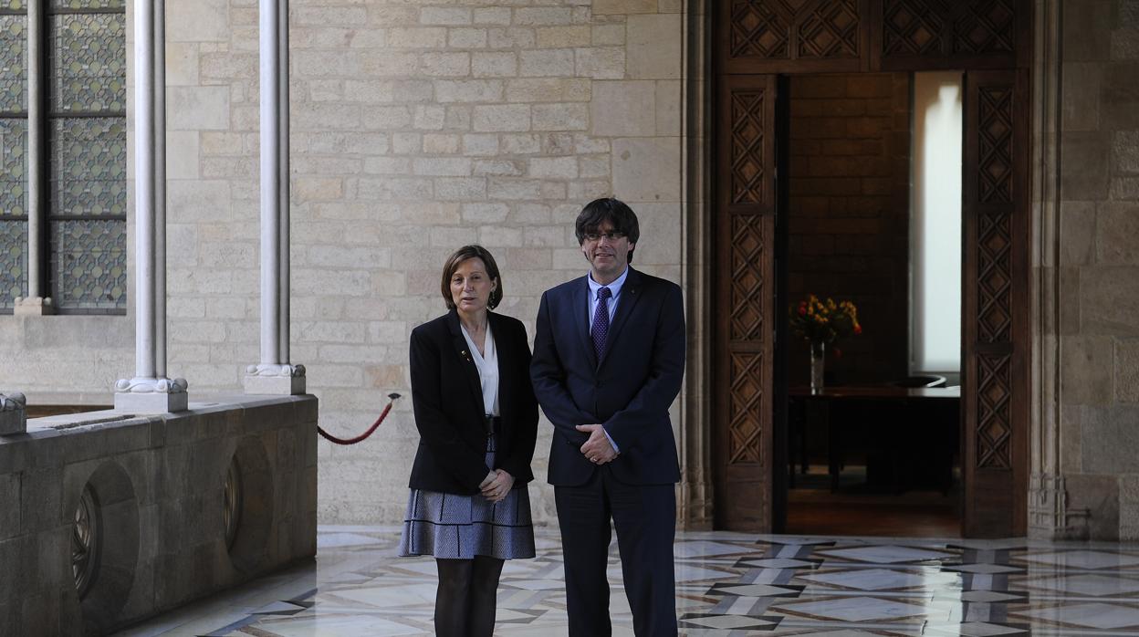 Encuentro entre Carma Forcadell y Carles Puigdemont en el Palau de la Generalitat, en 2016