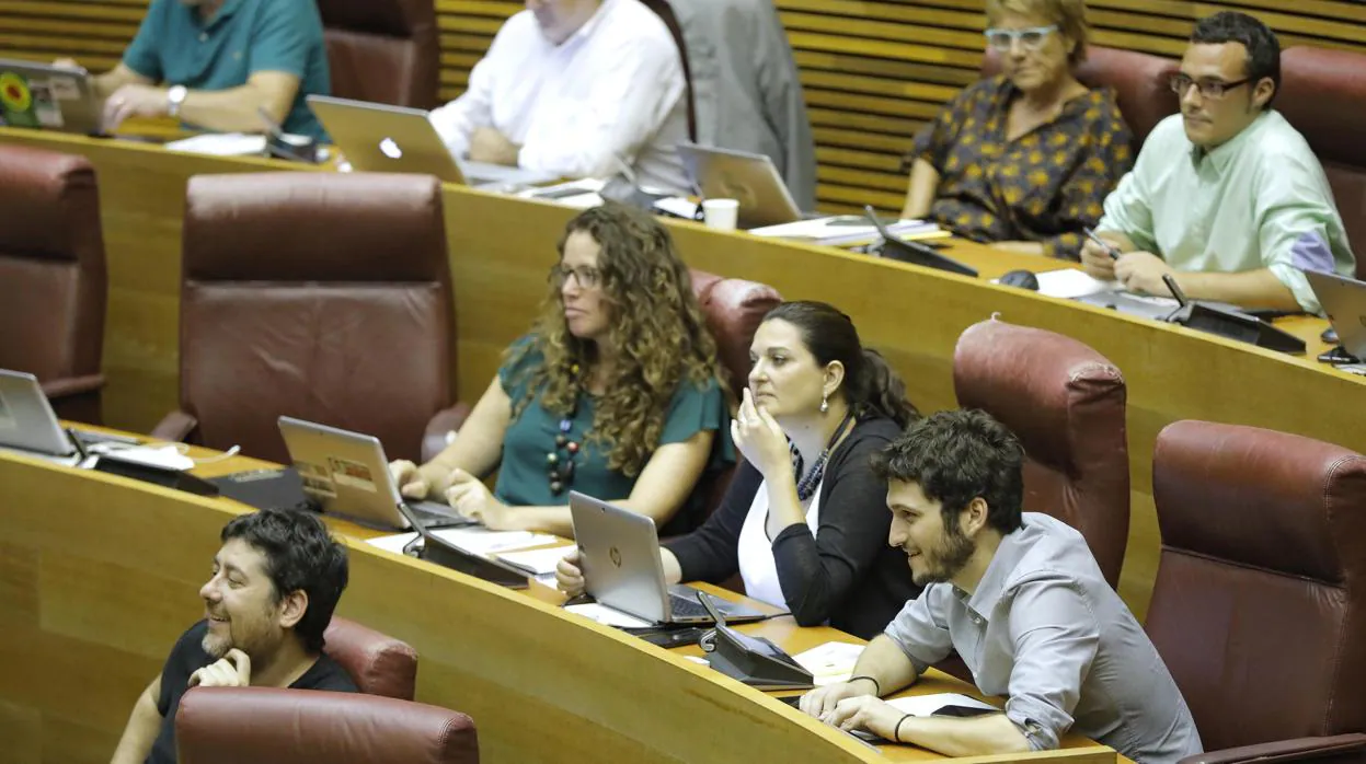 La bancada de Podemos durante el debate de política general