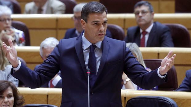 Sánchez respalda a Montón: «Está haciendo un buen trabajo y lo va a seguir haciendo»